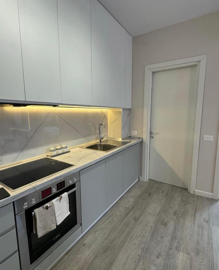 Sc Tirana Centre Apartment ภายนอก รูปภาพ